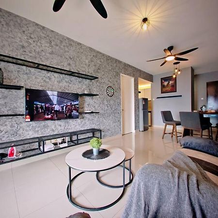 Industrial Design Simfoni 3 Bedroom W Netflix And Wi-Fi Cheras Exterior photo