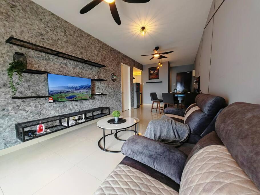 Industrial Design Simfoni 3 Bedroom W Netflix And Wi-Fi Cheras Exterior photo