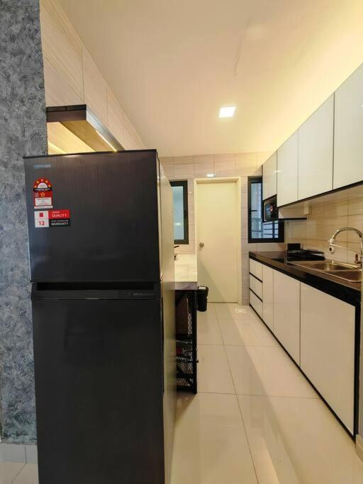 Industrial Design Simfoni 3 Bedroom W Netflix And Wi-Fi Cheras Exterior photo